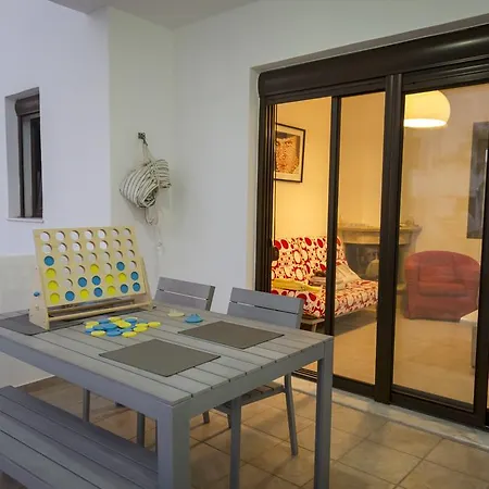 Vila The Corner House At Court *
