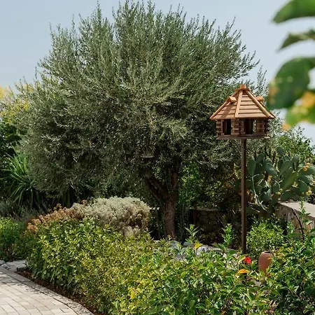 빌라 The Corner House At Court 겐나디