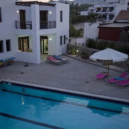 The Corner House At Court 빌라 겐나디