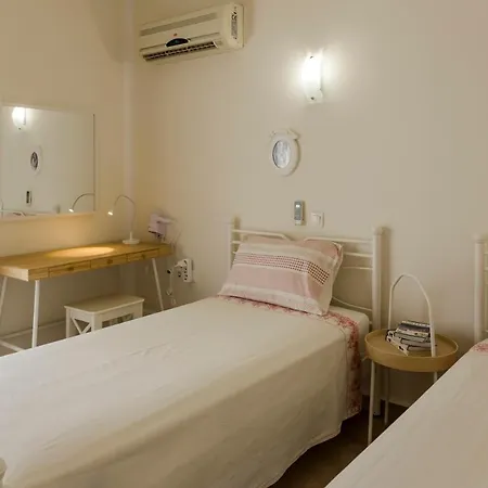 Вилла The Corner House At Court *