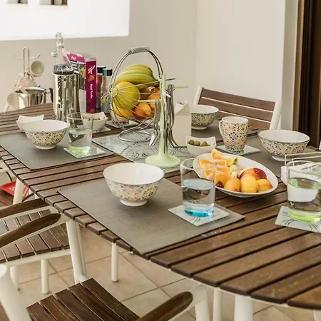 Villa The Corner House At Court