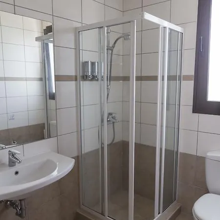 The Corner House At Court Gennadi