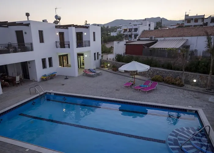 The Corner House At Court Willa Jenadi