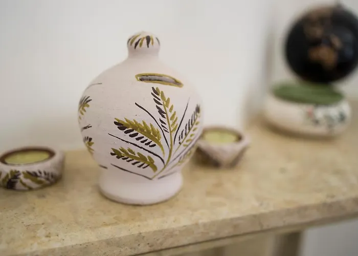 The Corner House At Court Villa *