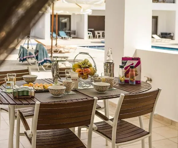 Villa The Corner House At Court *