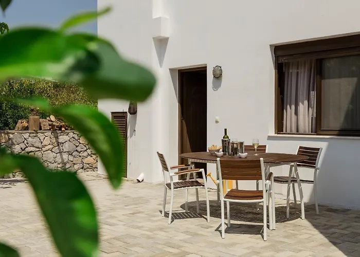 The Corner House At Court