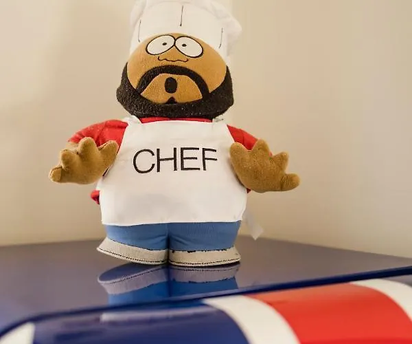 The Corner House At Court Villa *