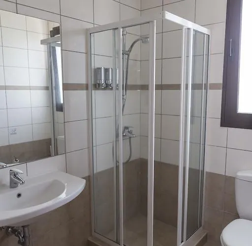 The Corner House At Court Gennadi